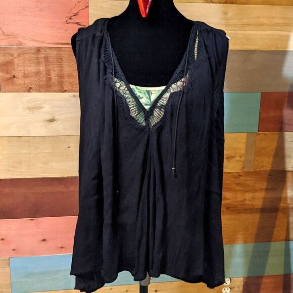 Nwot lg Maverick Open back lace trim sleeveless blouse - Picture 1 of 5